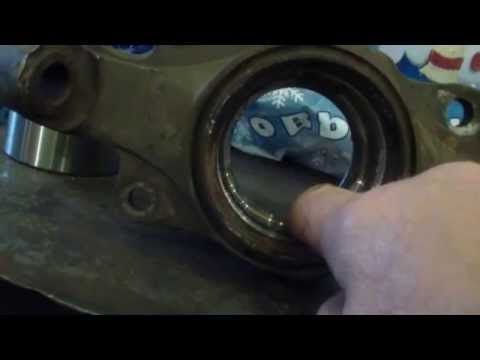 Видео: Niva Chevrolet  ставим нерегулируемый подшипник передней ступици