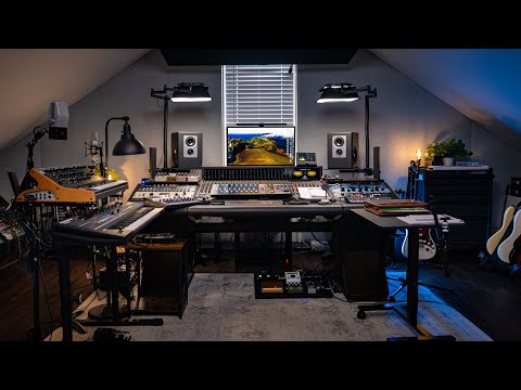 Видео: EPIC Home Studio Setup 2024 | Andrew Masters (тур по студии)
