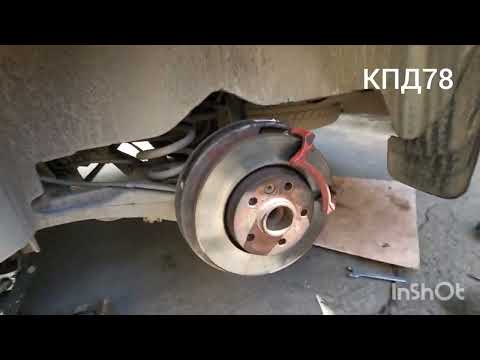 Видео: Т5 транспортёр Замена задних колодок,как обслужить тормоза какие колодки поставить.