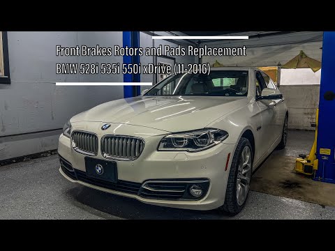 Видео: Передние тормоза — замена роторов и колодок BMW 528i 535i 550i xDrive (11-2016)