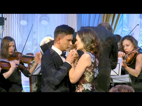 Видео: Цветана Омельчук и Григорий Чернецов – дуэт Сильвы и Эдвина "Помнишь ли ты..." из оперетты "Сильва"