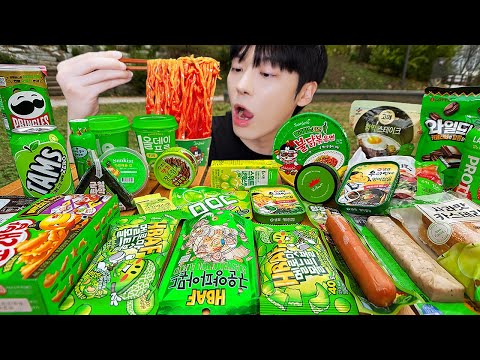 Видео: АСМР МУКБАНГ | магазин (хот-дог, треугольный кимбап, огненная лапша, колбаса), случайное питание