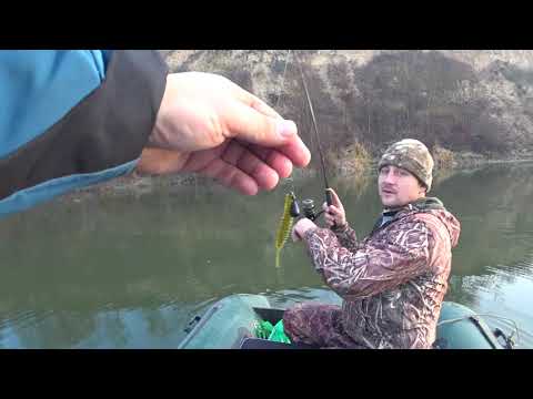 Видео: Приманка или Руки. Зимний Спиннинг на Реке