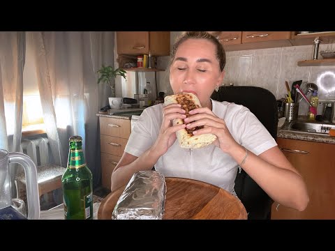 Видео: ШАУРМА ОСТРАЯ/СЛЕПОЙ МАССАЖИСТ/МУКБАНГ/БРУСНИКИНА