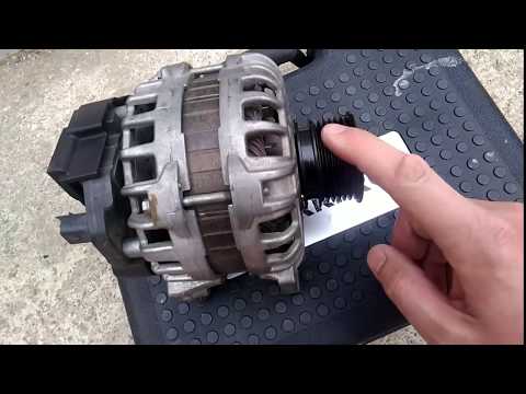 Видео: Лада Ларгус снятие генератора(через бампер)