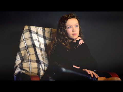 Видео: Анастасия Иванова -"Мне звезда упала на ладошку"  (11 лет). Александр Дольский.