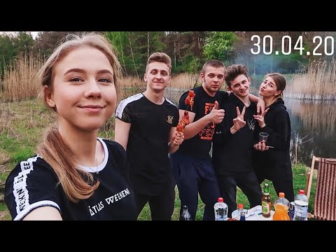 Видео: ВЫБРАЛИСЬ С ДРУЗЬЯМИ НА ПРИРОДУ 🌲❤️ СТРОИМ ШАЛАШ ЧТОБЫ УКРЫТЬСЯ ОТ ЛИВНЯ 😂
