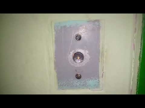 Видео: Электрический лифт ( г. Пермь ) КМЗ 1993 г.в Q=400кг V=1м/с