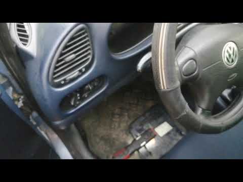 Видео: VW Sharan, 99 г.в. Не работают повороты, аварийка, свет в салоне, фиксация дальнего света.