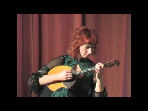 Видео: Н. Жихарева (домра) - "Перевоз Дуня держала"