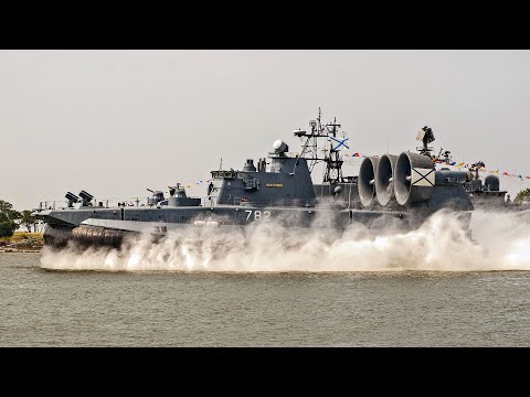 Видео: Боевой «Зубр» на воздушной подушке