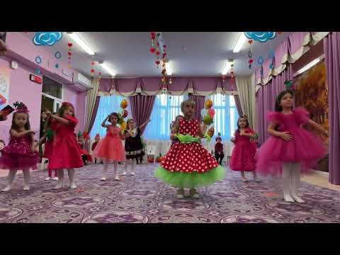 Видео: Детский сад 19 «Кунешчик» танец «Ягода малинка»