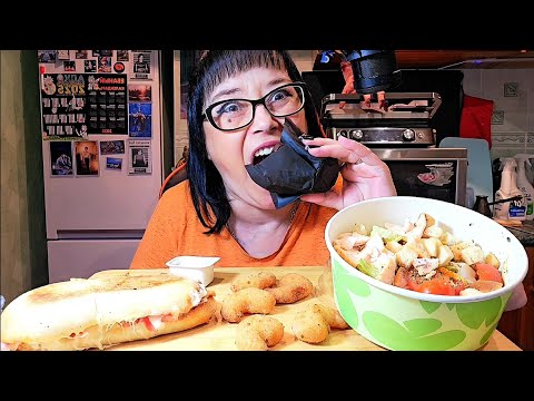 Видео: Мукбанг | Дэнвич с ветчиной и сыром, Салат Цезарь, Креветки в кляре | Обжор Асмр 