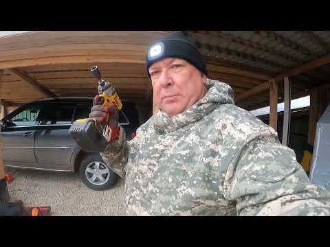 Видео: Меняю колёса.Электрический домкрат и гайковёрт. Проблема с гайковёртом.