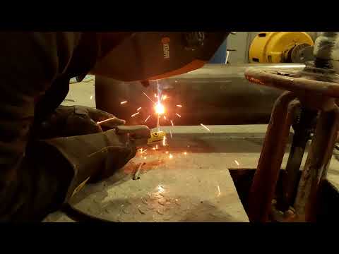 Видео: Варим трубу без отрыва простыми(рутило-целлюлозными) электродами-ОК46.