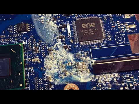 Видео: Ноутбук Lenovo G780 залили жидкостью. Ремонт.