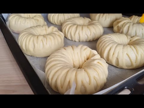 Видео: ПЕКУ ПОКА ГОСТИ СИДЯТ ЗА СТОЛОМ! НЕ БУЛОЧКИ, А ЗОЛОТО! НАУЧИЛА ВСЕХ ПОДРУГ ГОТОВИТЬ ТАКИЕ ВКУСНЯШКИ