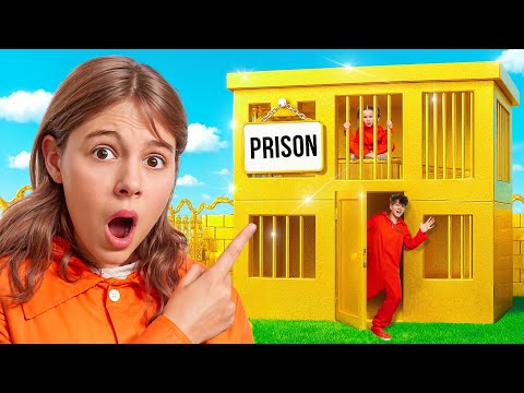 Видео: 💰 ЗАКРЫТЫ В ЗОЛОТОЙ ТЮРЬМЕ! 😱 Сможем ли мы сбежать?