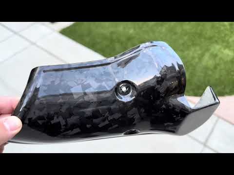 Видео: BMW R1300 GS | ЭПИЗОД 1 — Как снять пластик и установить детали из кованого углеродного волокна |...