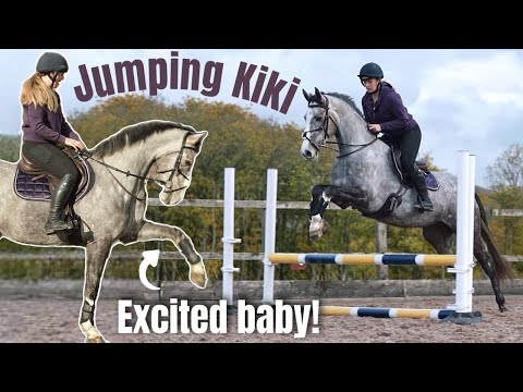 Видео: Первый прыжок Кики дома!