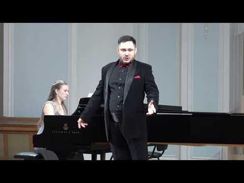 Видео: Дж. Верди Песенка Герцога , Г. Свиридов "Ой, снова я сердцем широким бедую" - исп. Петр Мелентьев