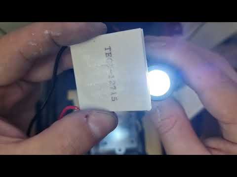 Видео: Land Rover Discovery 4 разборка и замена тэрмопасты на штатном холодилнике