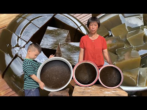 Видео: Бабушка делает традиционную волшебную траву и замороженный мед из волшебной травы, нежный и гладкий