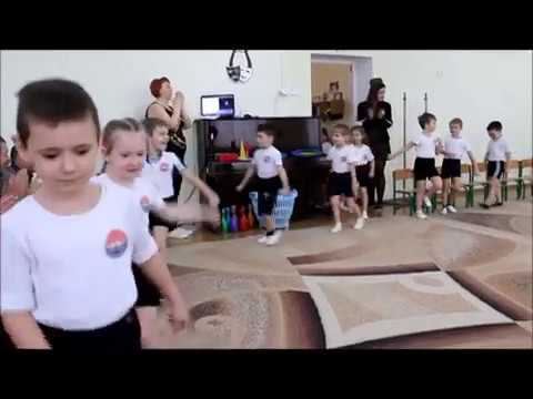 Видео: Спортивный праздник, посвящённый 23 февраля группы "Колокольчики" (средняя группа, 2019 г.)