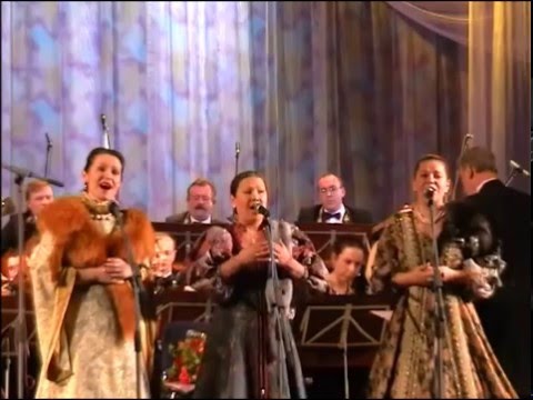 Видео: "Выткался над озером алый цвет зори".  Трио "Лада".