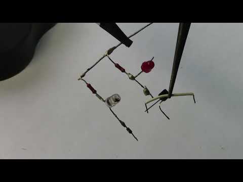 Видео: Простой Индикатор заряда-разряда аккумулятора на одном Транзисторе