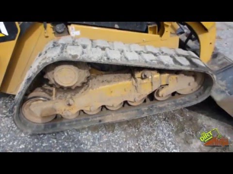 Видео: Как правильно натянуть гусеницы — компактный гусеничный погрузчик