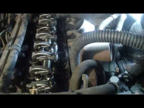 Видео: NISSAN TERRANO 1993г двс TD27T замена сальников клапанов
