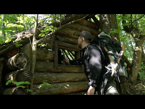 Видео: прячется от людей в заброшенном лагере отшельников