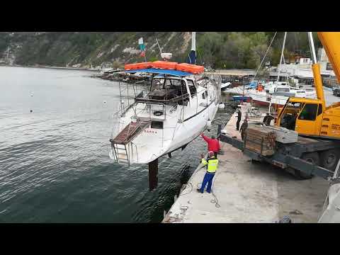 Видео: Спускане ветроходна яхта "Десита" на вода 2022 г