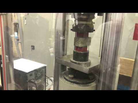 Видео: Испытания образцов балочек на изгиб и сжатие
