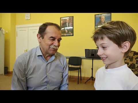 Видео: Начальные уроки игры на трубе. Урок 2 / Trumpet basics. Lesson 2