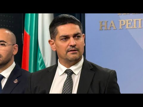 Видео: Радостин Василев разкри мръсни схеми и фалшификации на депутати от „Величие“ 