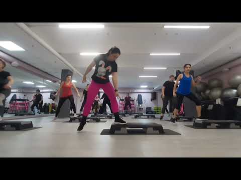 Видео: СТЕП АЭРОБИКА ЦЕЛАЯ ТРЕНИРОВКА / STEP AEROBICS