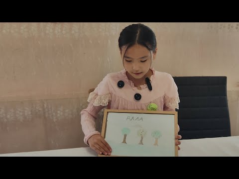 Видео: Суретші қыз - Сәлима қырық суретке жеткізді. (Рисунки, рисование, игрушки)