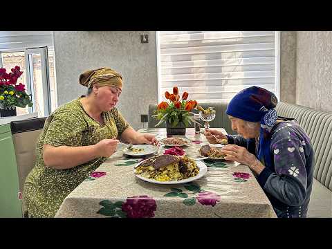 Видео: Готовим плов из фасоли и риса с копченой рыбой в холодный деревенский день! Бабушкина кухня