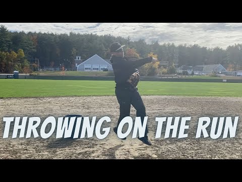 Видео: Как бросать на ходу [Советы по бейсболу]