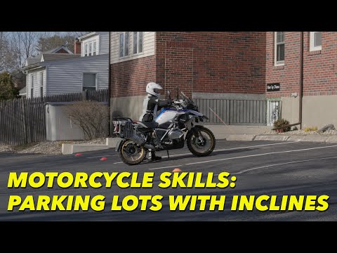 Видео: Навыки вождения мотоцикла: безопасная парковка на склонах. Часть 2