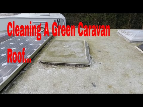 Видео: Очистка крыши зеленого каравана