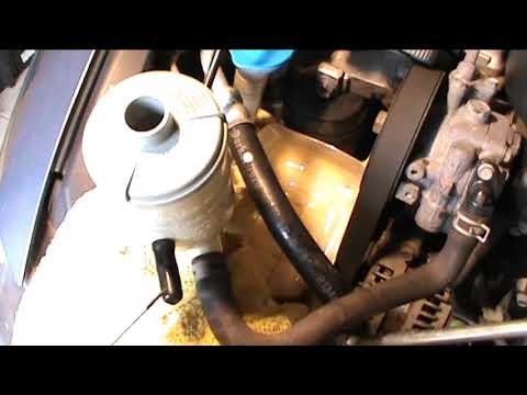 Видео: Замена жидкости ГУР Honda Accord CL7