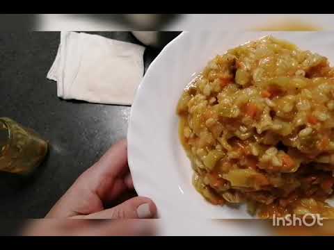 Видео: РАССОЛЬНИК   НА   ЗИМУ   С  СОЛЕНЫМИ   ОГУРЦАМИ   И ПЕРЛОВКОЙ.