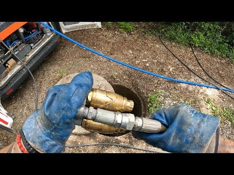 Видео: Отпушване и почистване на тръба от корени | Blocked Drain