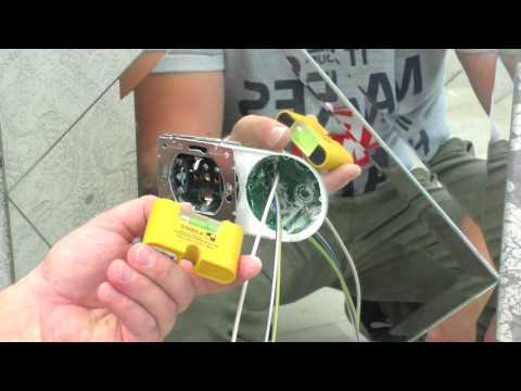 Видео: Т 13.1 Установка блока розеток на зеркало.