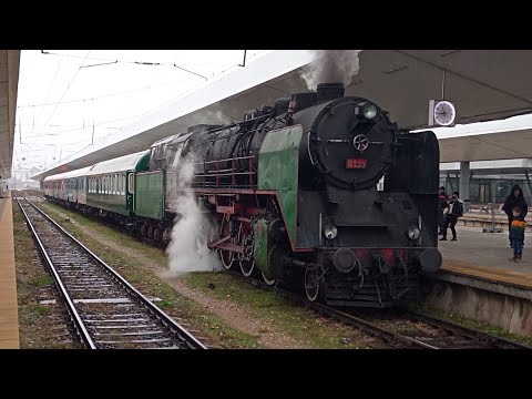 Видео: Атракционен влак с 1.23 от София до Перник