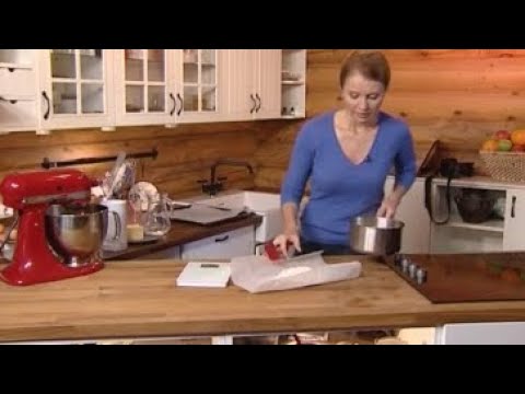 Видео: Профитроли с мороженым