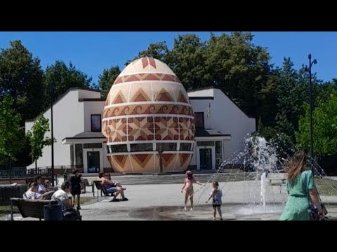 Видео: 🎉🇺🇦Згадала баба,як дівкою була.м.Коломия.Базар,огляд цін.🎉🇺🇦